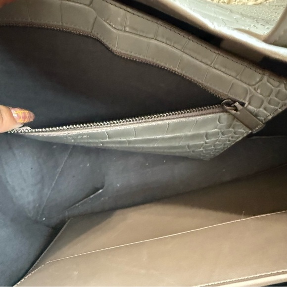 Vince large Croc embossed leather Shoulder Tote - Picture 6 of 10